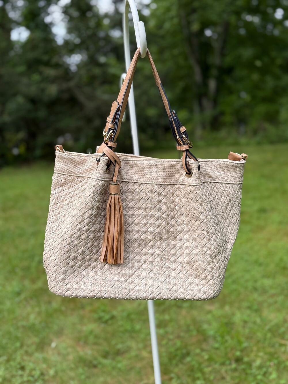 Beige Woven Shoulder Tote Bag Tassel Gold Tone Hardware